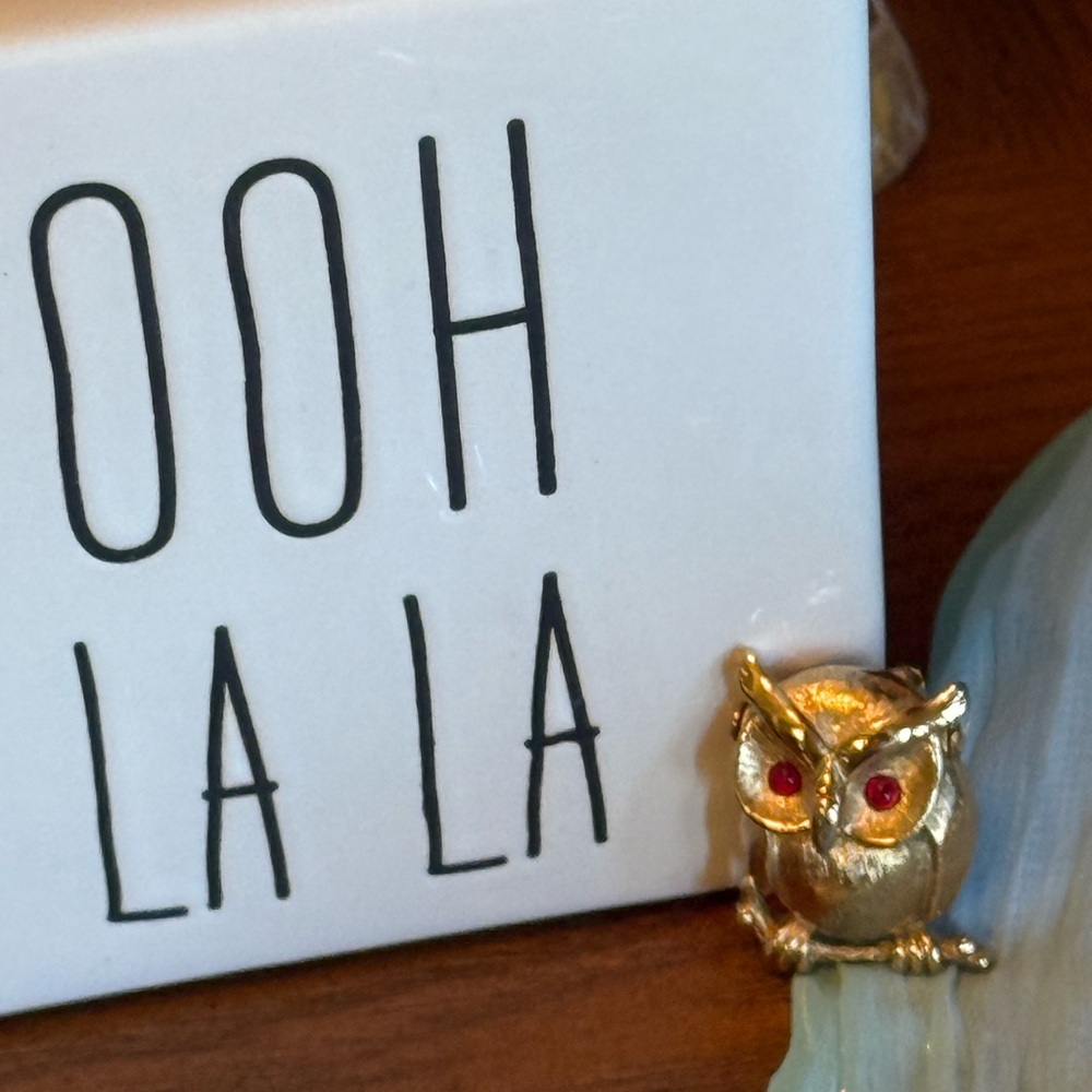 Sarah Coventry Vintage Gold Tone Hoot Owl Sitting on a Branch Brooch
